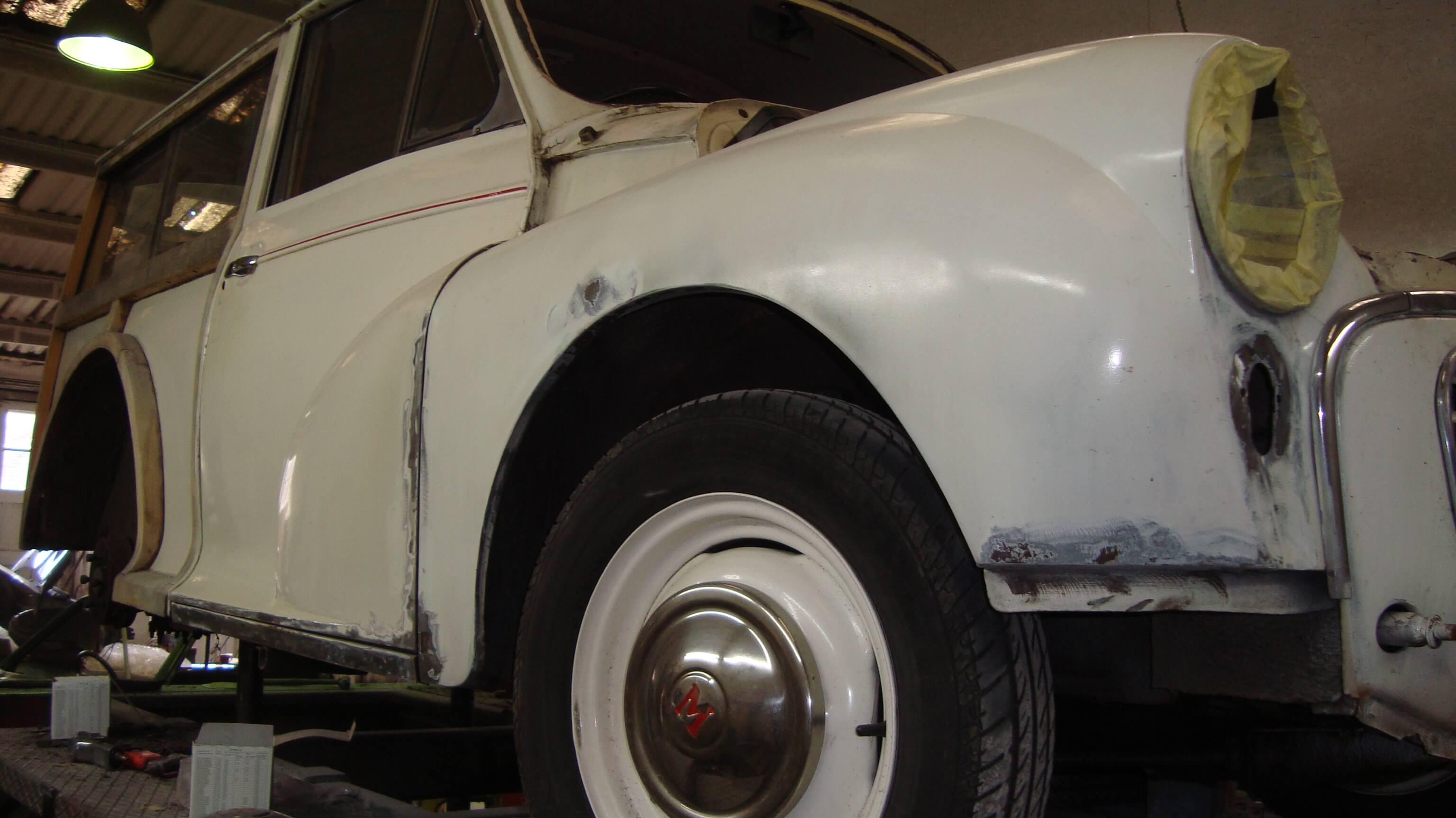 morris traveller side view